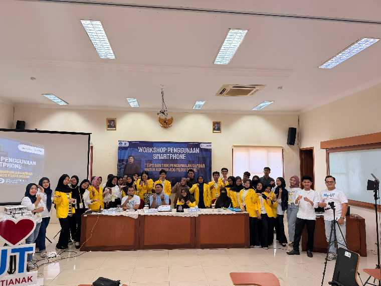 UT Pontianak Latih 33 Mahasiswa Produksi Konten Iklan Berbasis Smartphone