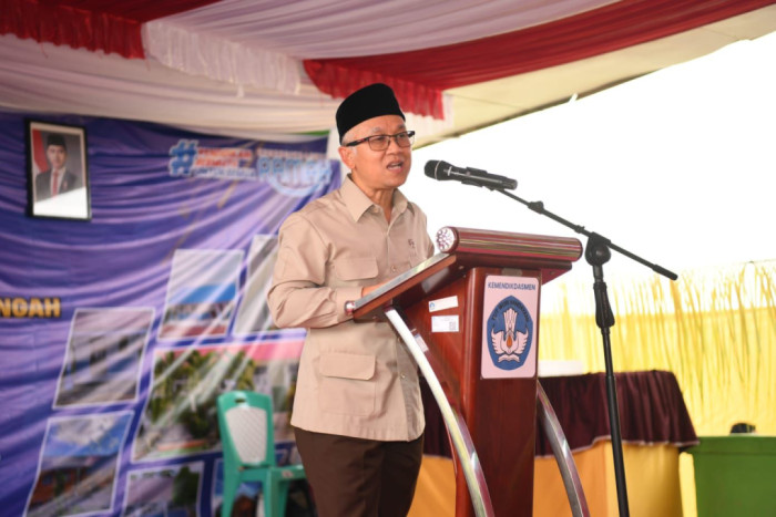 Atip Latipulhayat Resmikan Revitalisasi 30 Sekolah di Gorontalo Lewat Swakelola