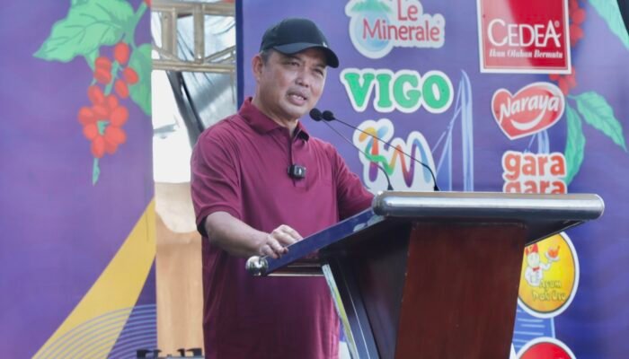 Pontianak Sajikan 12.000 Lontong Sukadana di Kalbar Food Festival