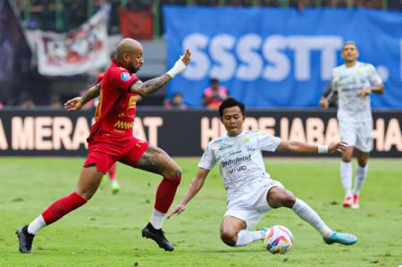 Persija Jakarta Pilih SUGBK Jamu Persib Bandung Akibat Kendala Rumput JIS
