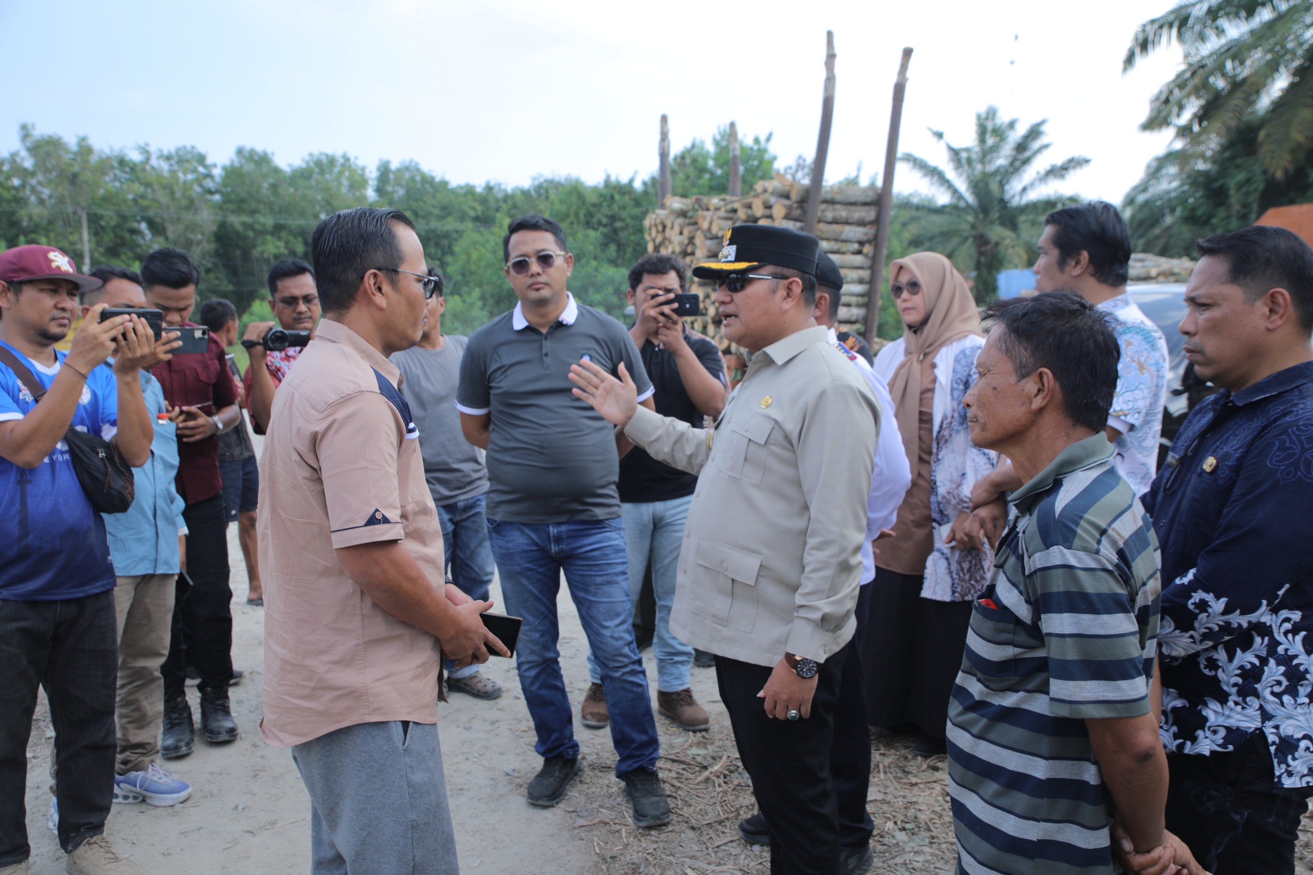 Wabup Asahan Rianto Ancam Tindak Pengusaha Kayu Pelanggar Batas Tonase