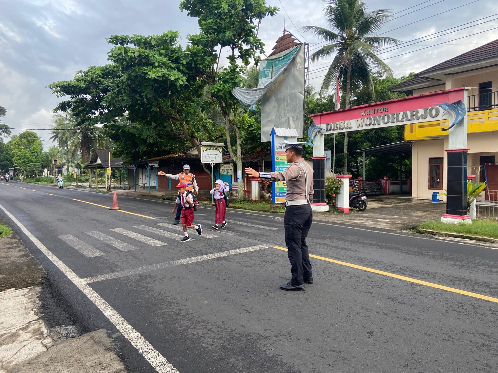 Satlantas Polres Pangandaran Atur Lalu Lintas Sekolah Demi Keselamatan Pelajar
