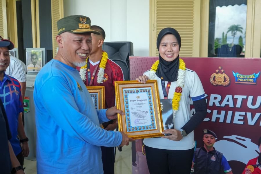 Gubernur Mahyeldi Apresiasi Atlet Polda Sumbar Juara di Jepang dan Belgia