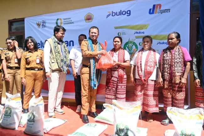 Bupati Kupang Luncurkan Bantuan Pangan untuk 53.800 Warga di Amarasi