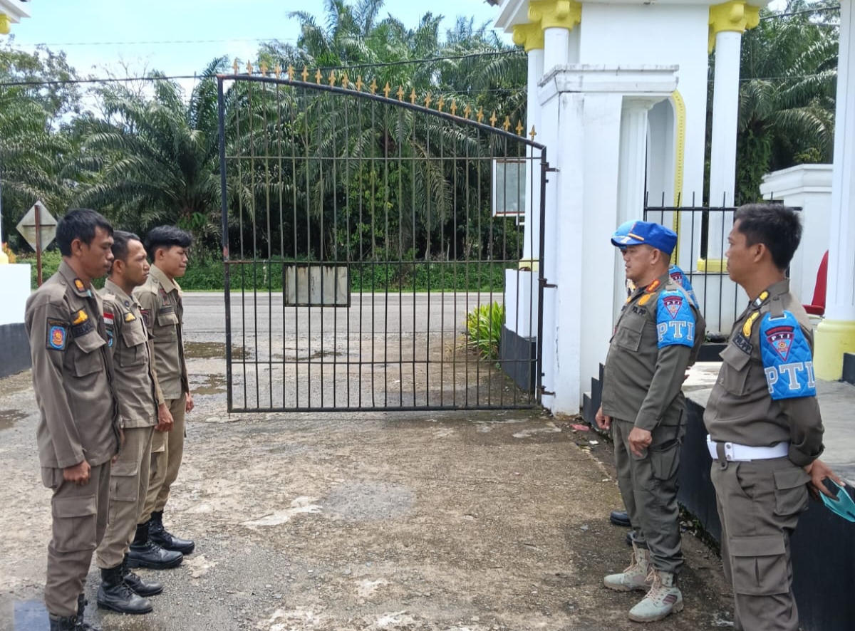 Satpol PP Kaur Siaga 24 Jam Jaga Rumah Dinas Bupati
