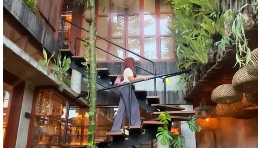 Ubud Sokasi Cafe Padukan Galeri Seni dan Kuliner Modern Bali