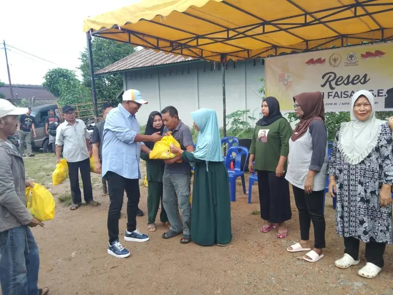 Rizki Faisal Kawal Program Bedah Rumah di Tanjung Unggat Tanjungpinang