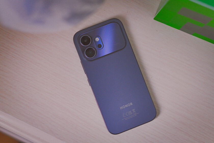 Honor 600 Resmi Meluncur Bawa Baterai 6.400 mAh dan Bodi Tipis