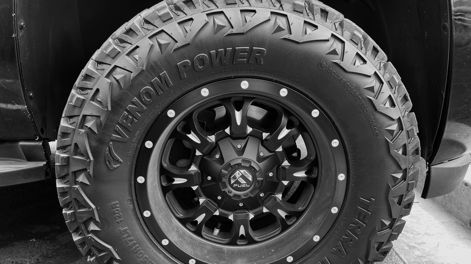 Venom Power Tantang Dominasi Ban All-Terrain Premium Lewat Strategi Harga Kompetitif
