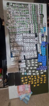 Polisi Bongkar Toko Kosmetik Penjual 723 Butir Obat Keras di Tanjung Priok