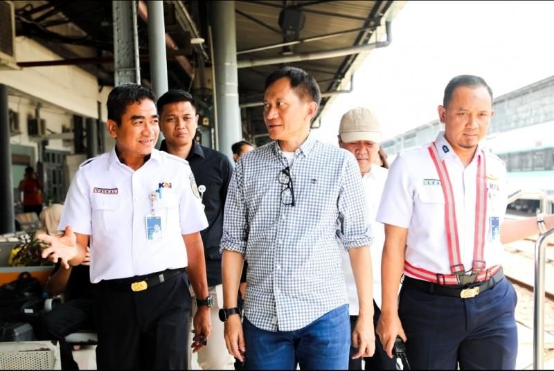 Dirut KAI Tinjau Pemulihan Insiden Bekasi, 81 Penumpang Sudah Pulang