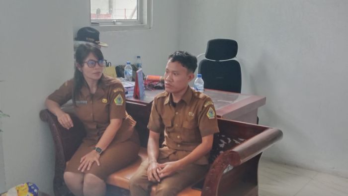 Pandri Sitanggang Bantah Tekanan Dinas Pendidikan Samosir Terkait Bantuan Sepatu