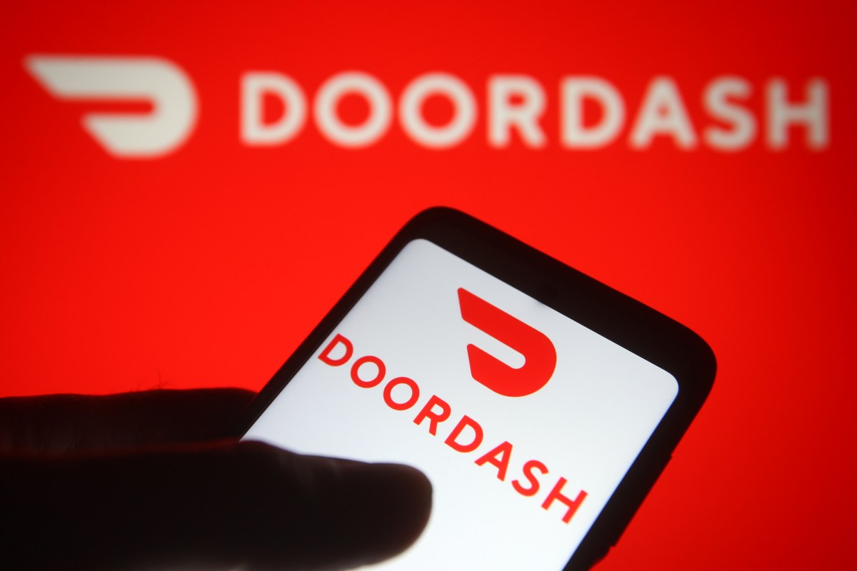 DoorDash Luncurkan Fitur AI Baru untuk Edit Foto Makanan Secara Otomatis