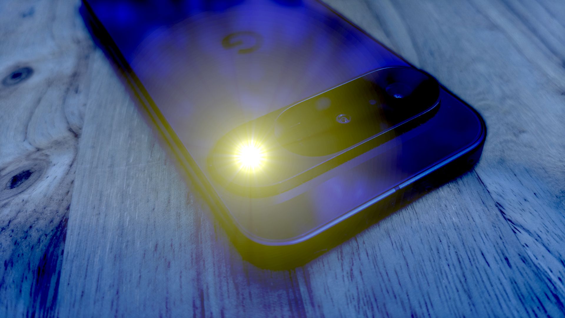 Brightest Flashlight Free Terbukti Curi Data Lokasi 50 Juta Pengguna Android
