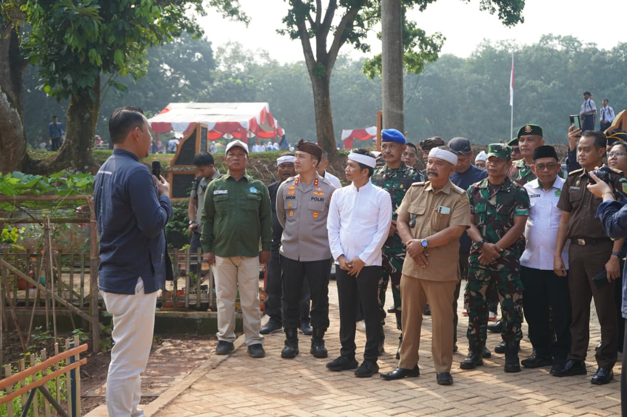 Polres Purwakarta Dukung Program Sekolah Berkebun di SMPN 3 Campaka