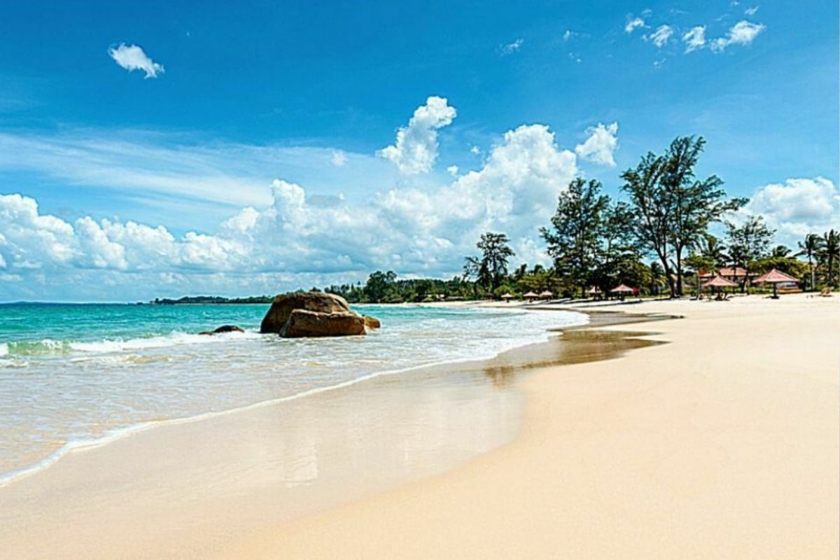 10 Rekomendasi Pantai Banten untuk Liburan 2026, Tiket Mulai Rp5.000