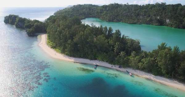 WALHI Malut Curiga Proyek Wisata 3 Pulau Halteng Disusupi Industri