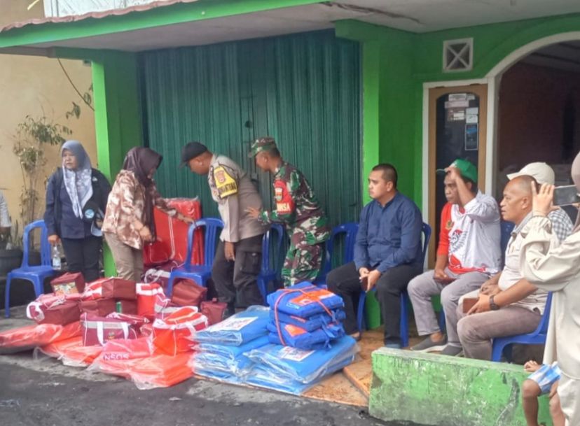 Pemkab Rejang Lebong Salurkan Bantuan untuk 6 Korban Kebakaran Talang Benih