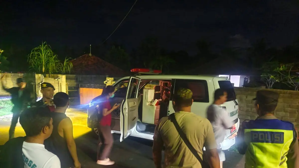 Polsek Selemadeg Timur Amankan Pria ODGJ yang Mengamuk di Beraban