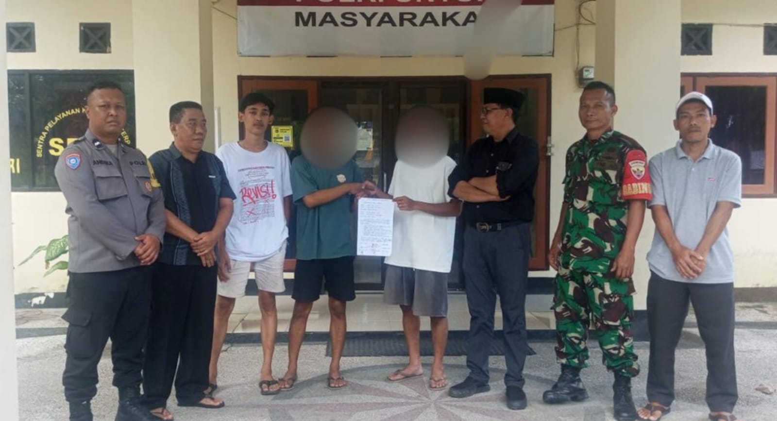 Polsek Gunungsari Mediasi Konflik Warga Desa Kekait Berujung Damai