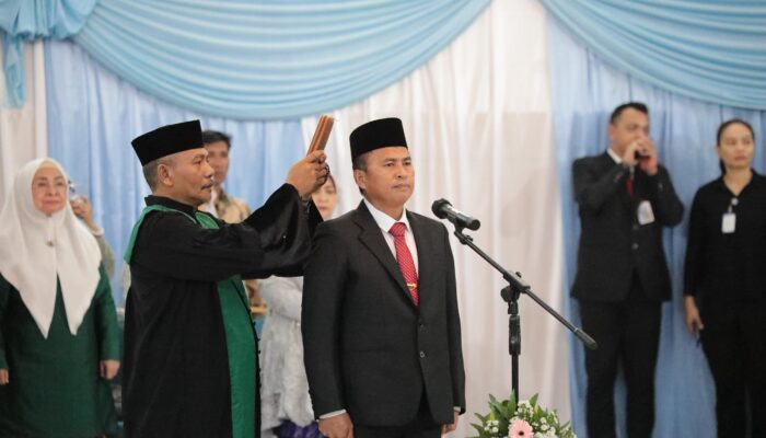 Gubernur Yulius Selvanus Lantik Tahlis Gallang Jadi Sekda Sulawesi Utara