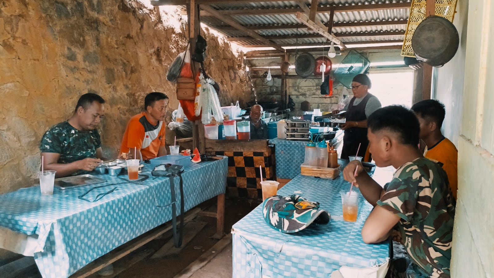 TMMD ke-128 Mempawah Dongkrak Omzet UMKM Desa Sepang di Toho