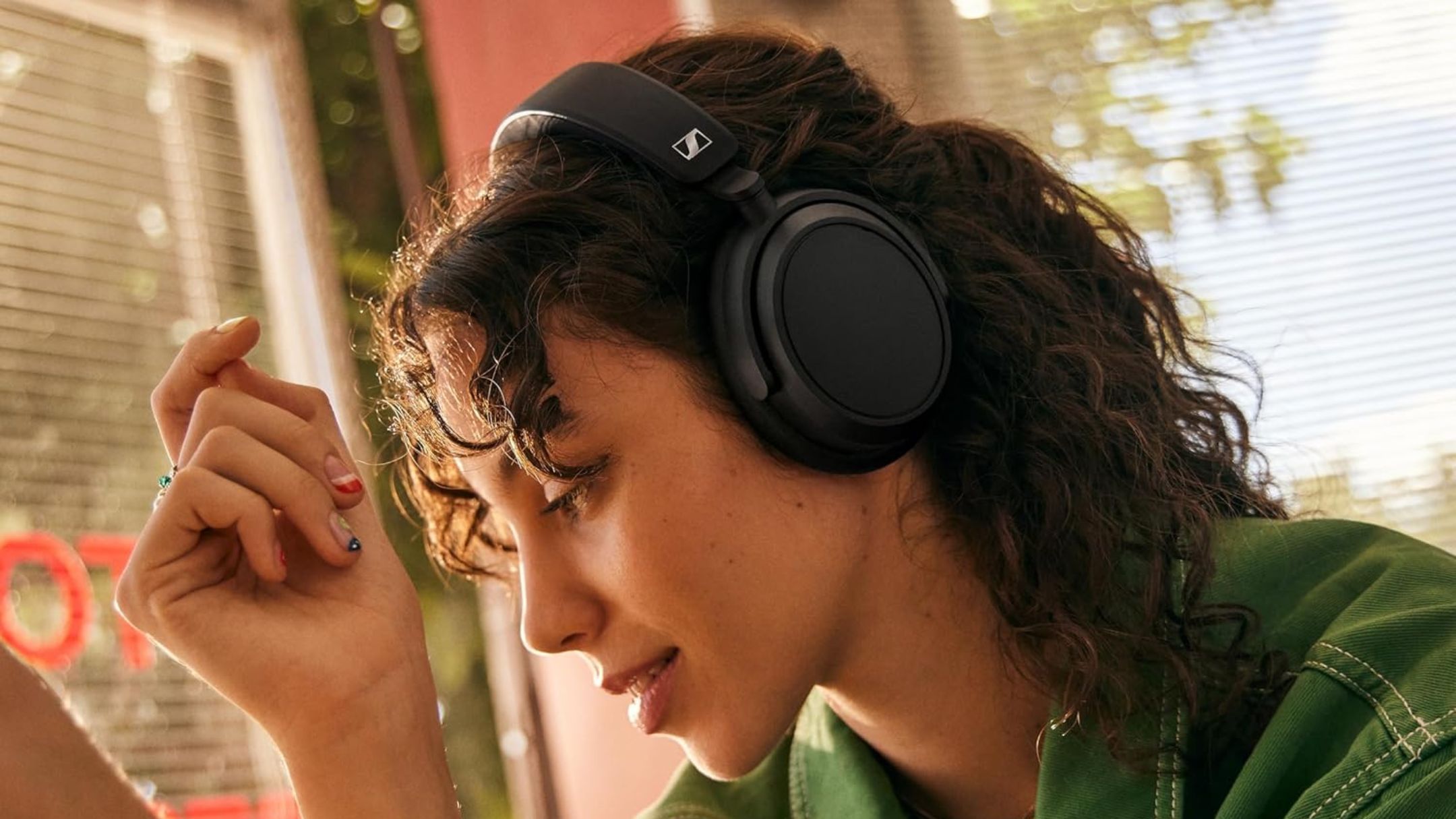 Sennheiser ACCENTUM Plus Kini Dibanderol Rp 2 Juta Usai Diskon Besar