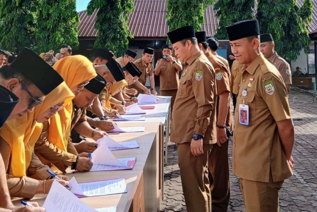 Sekda Bengkulu Teken Pakta Integritas Anti-Pungli di Lingkungan Disdikbud
