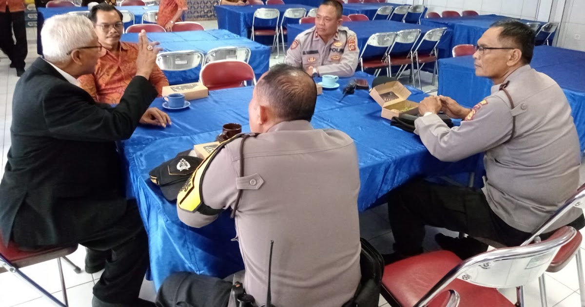 Kapolsek Mengwi Pantau Kelulusan 126 Siswa SMK PGRI 2 Badung
