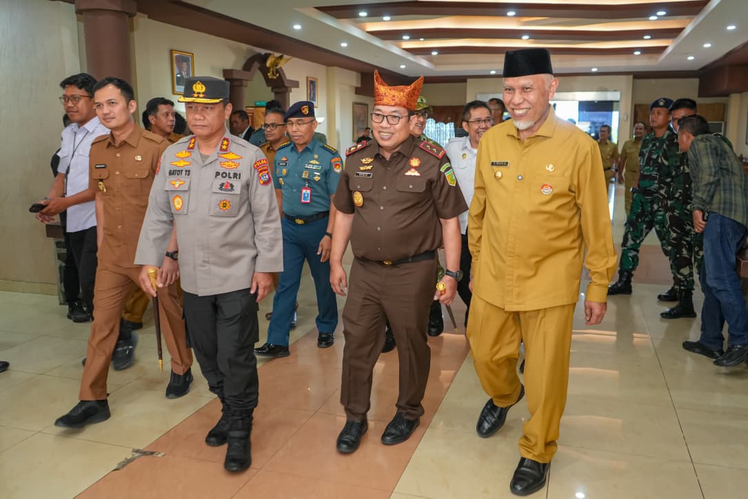 Dedie Tri Hariyadi Resmi Jabat Kajati Sumbar Gantikan Muhibuddin