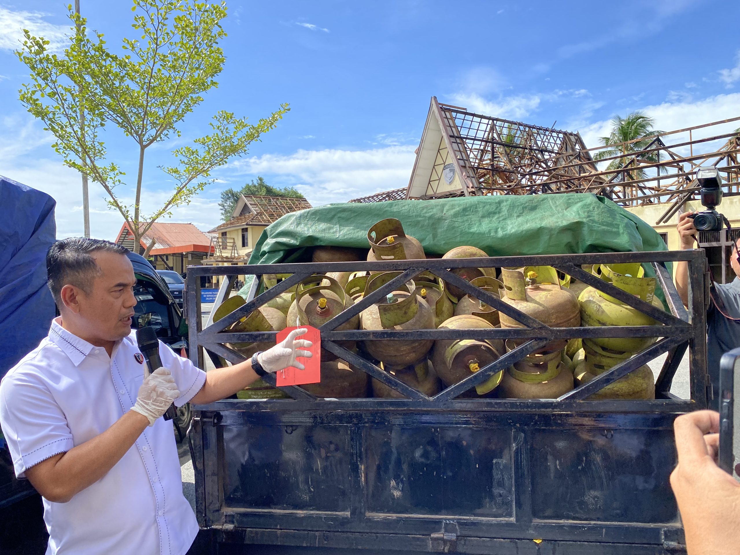 Polda Kalbar Ungkap Penyelewengan LPG 3 Kg, 20 Tersangka Diamankan
