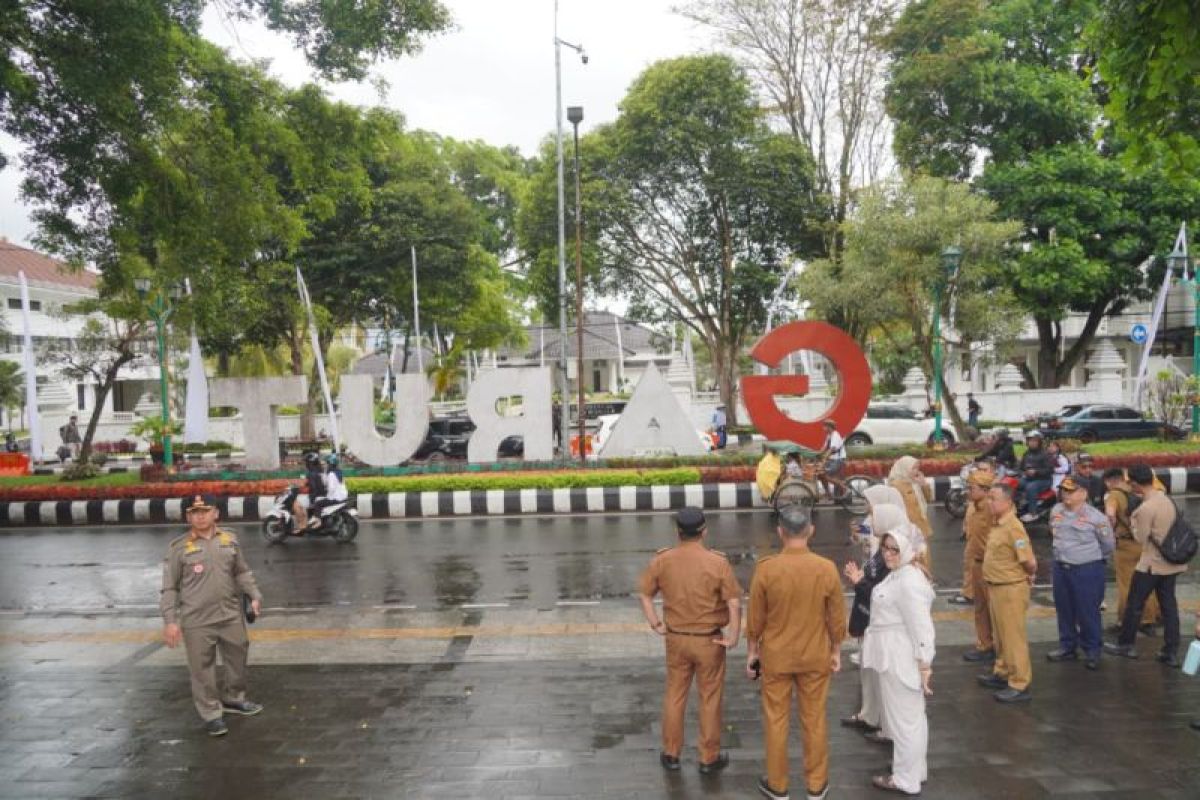 27 Daerah Meriahkan Kirab Budaya Milangkala Tatar Sunda di Pusat Kota Garut