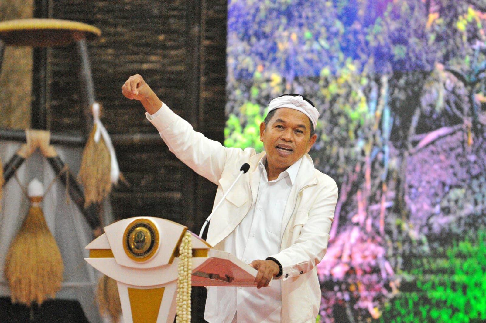 Dedi Mulyadi Targetkan Seluruh Kabel di Jawa Barat Masuk Bawah Tanah 2029