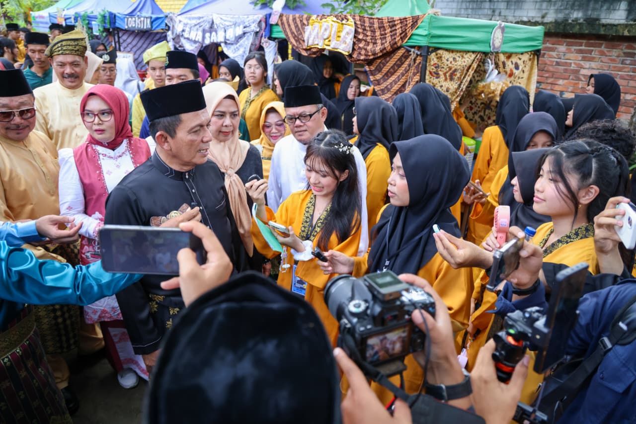 Gubernur Ansar Ahmad Dorong Peningkatan Mutu Pendidikan Kepulauan Riau