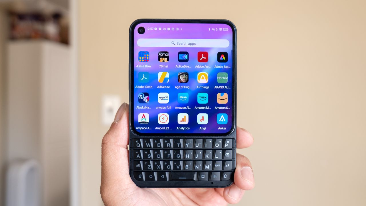 Unihertz Titan 2 Elite Hidupkan Kembali Era BlackBerry dengan Desain Kompak