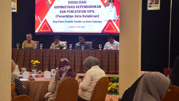 Dukcapil Salatiga Gandeng 50 Bidan Mandiri Percepat Layanan Akta Kelahiran