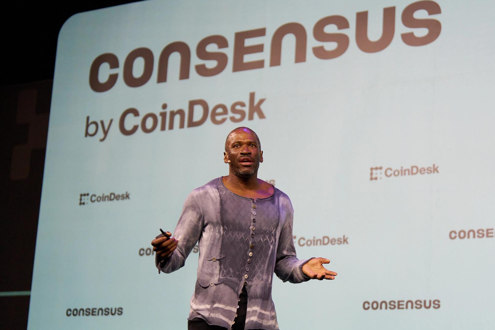 Arthur Hayes Sebut Nilai Bitcoin Bergantung pada Likuiditas Fiat Bukan Regulasi