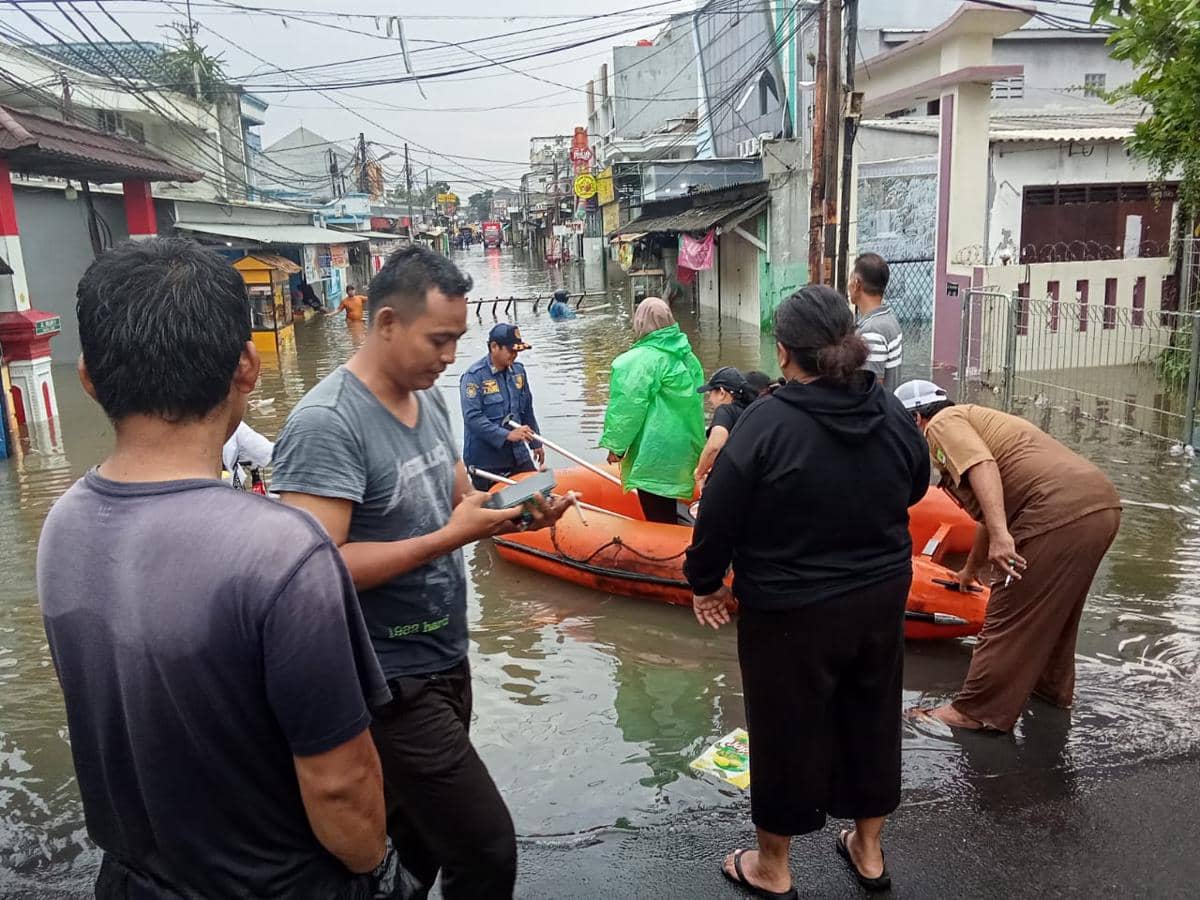 Banjir Kota Tangerang Rendam 5 Titik, Akses Jalan ke Jakarta Terputus