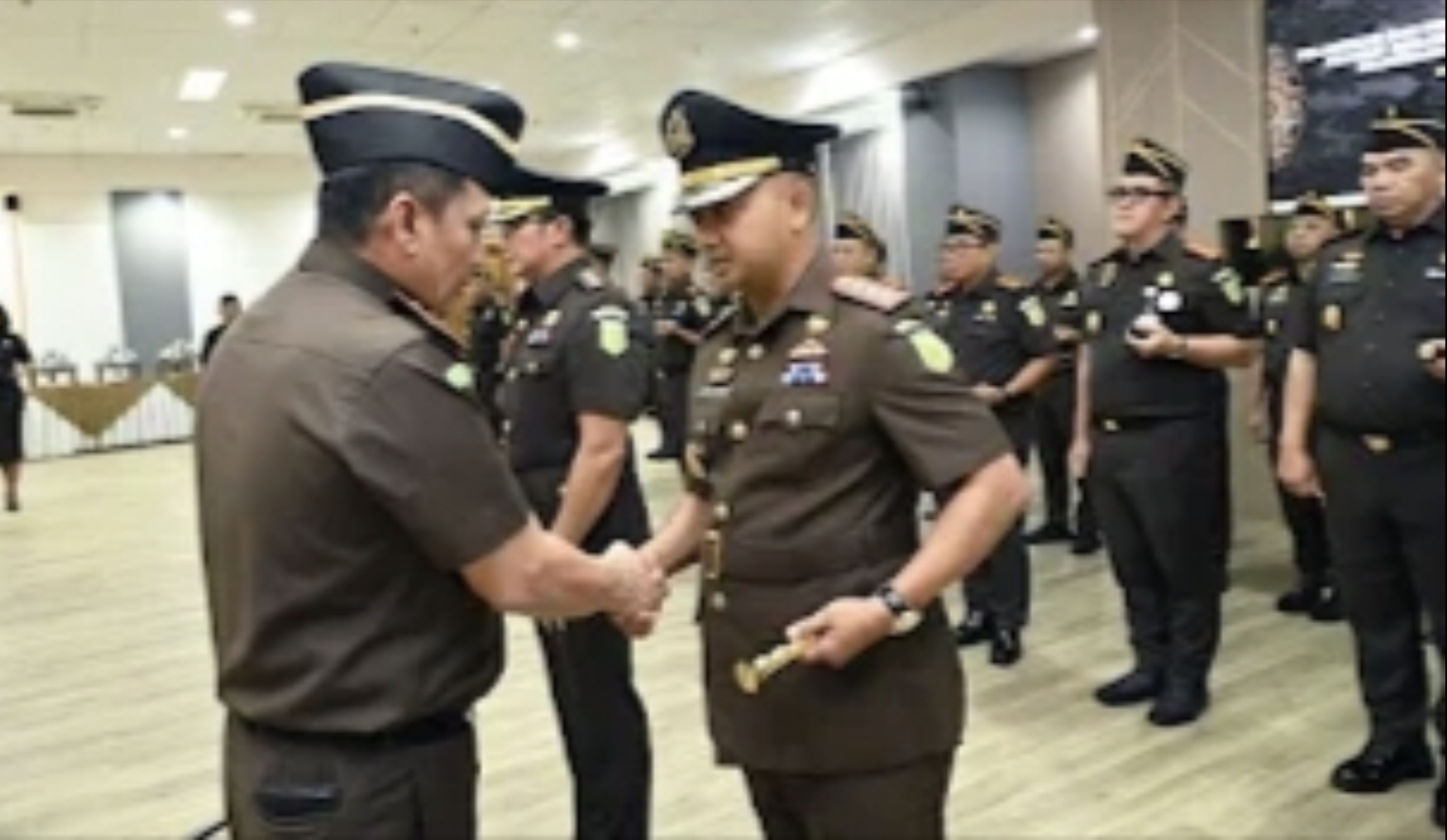 Kajati Jabar Lantik Deddy Sutendy Jadi Kajari Kota Cirebon