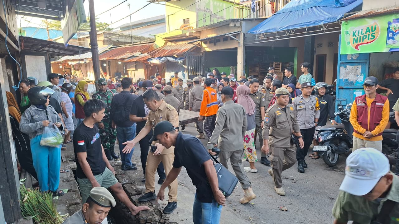 Makassar Tata Pasar Pamos: 118 Pedagang Mamajang Bongkar Lapak Mandiri
