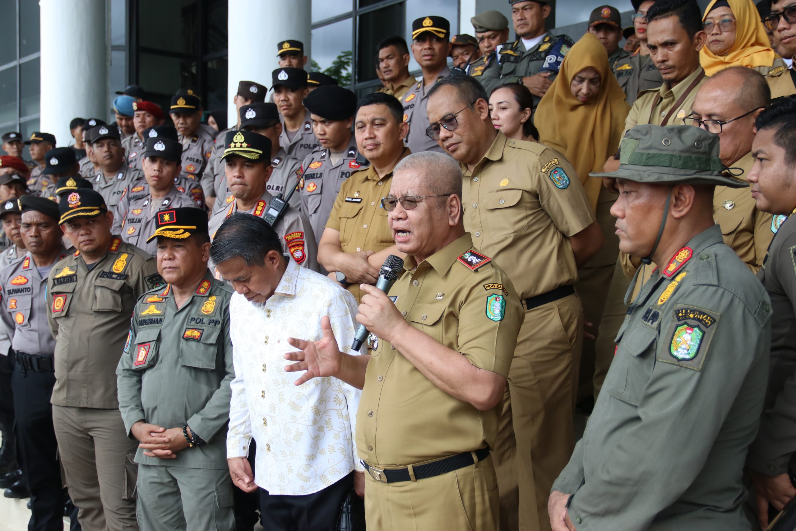 Sekda Kalbar Janji Perkuat Perlindungan Buruh Sawit Usai Serap Aspirasi