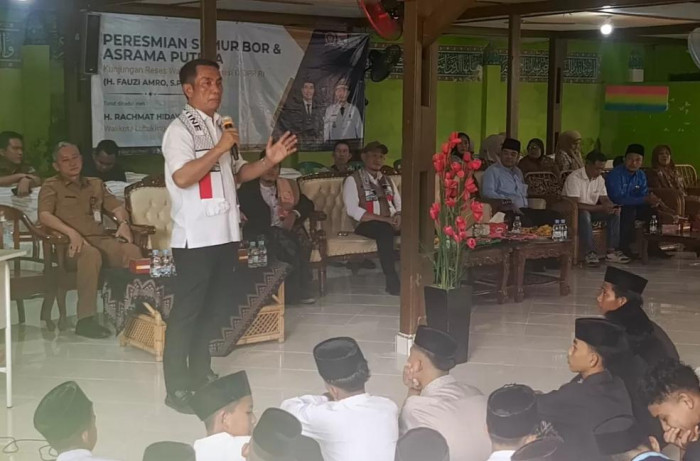 Fauzi Amro Resmikan Fasilitas Air Bersih di Dua Pesantren Lubuklinggau