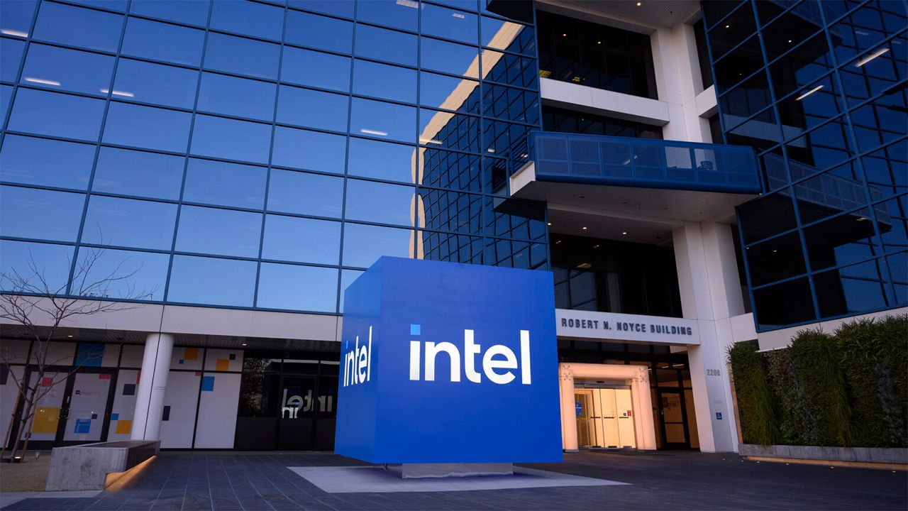 Intel Rekrut Veteran Qualcomm Alex Katouzian untuk Pimpin Divisi PC dan AI
