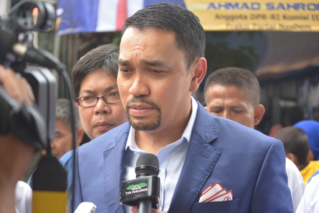 Sahroni Desak Polda Sulsel Tertibkan Parkir Liar Kontainer di Makassar