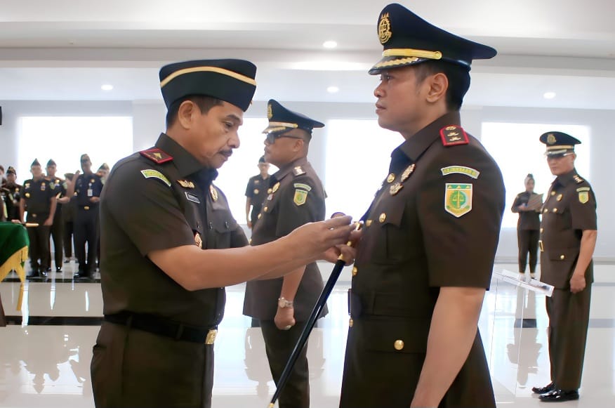 Kajati Sulteng Lantik Kajari Parimo, Tekankan Pengembalian Aset dan Ekonomi