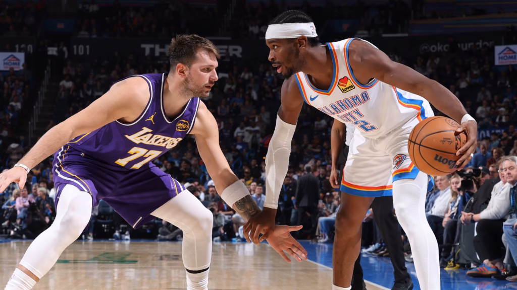 OKC Thunder Tekuk LA Lakers 108-90, Chet Holmgren Tampil Dominan