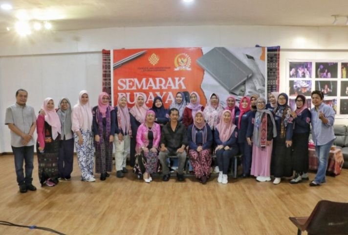 FJPI Medan Suarakan Kebebasan Pers Lewat Seni Teater di Taman Budaya