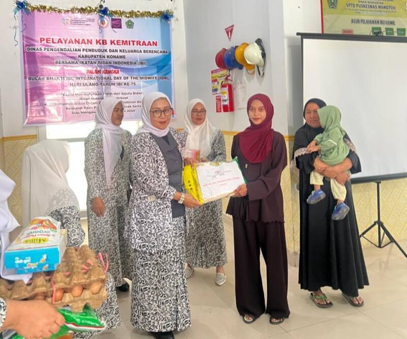IBI Konawe Salurkan Bantuan Gizi dan Layanan KB di Wawotobi