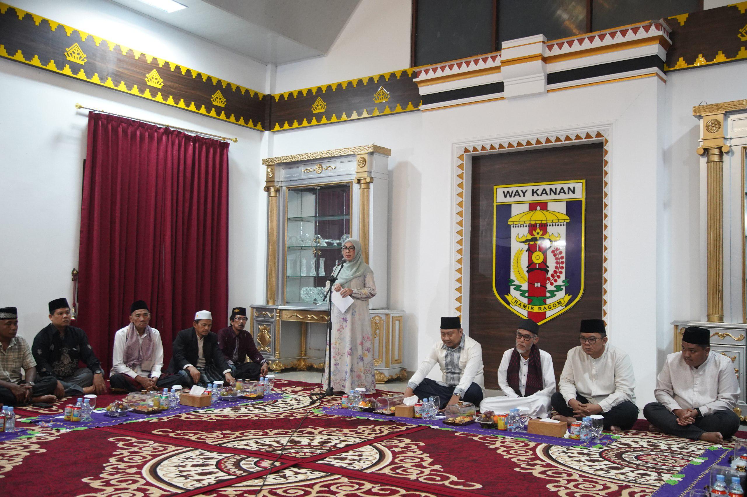 Bupati Ayu Asalasiyah Kenang Dedikasi Tamanuri di Tahlilan 40 Hari