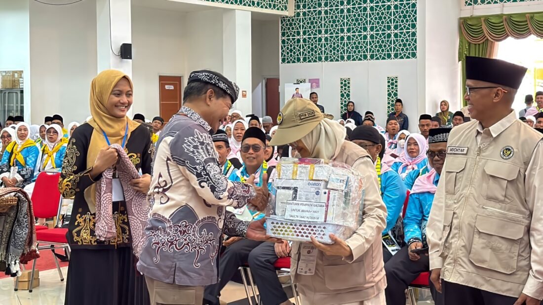 Gubernur Zainal Paliwang Lepas 484 Jemaah Haji Kaltara di Balikpapan